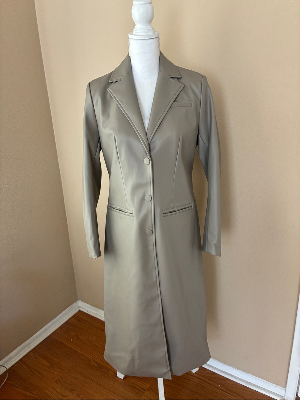 Bailey 44 maxi coat Faux Leather fitted Trench Taupe snap closure NWOT